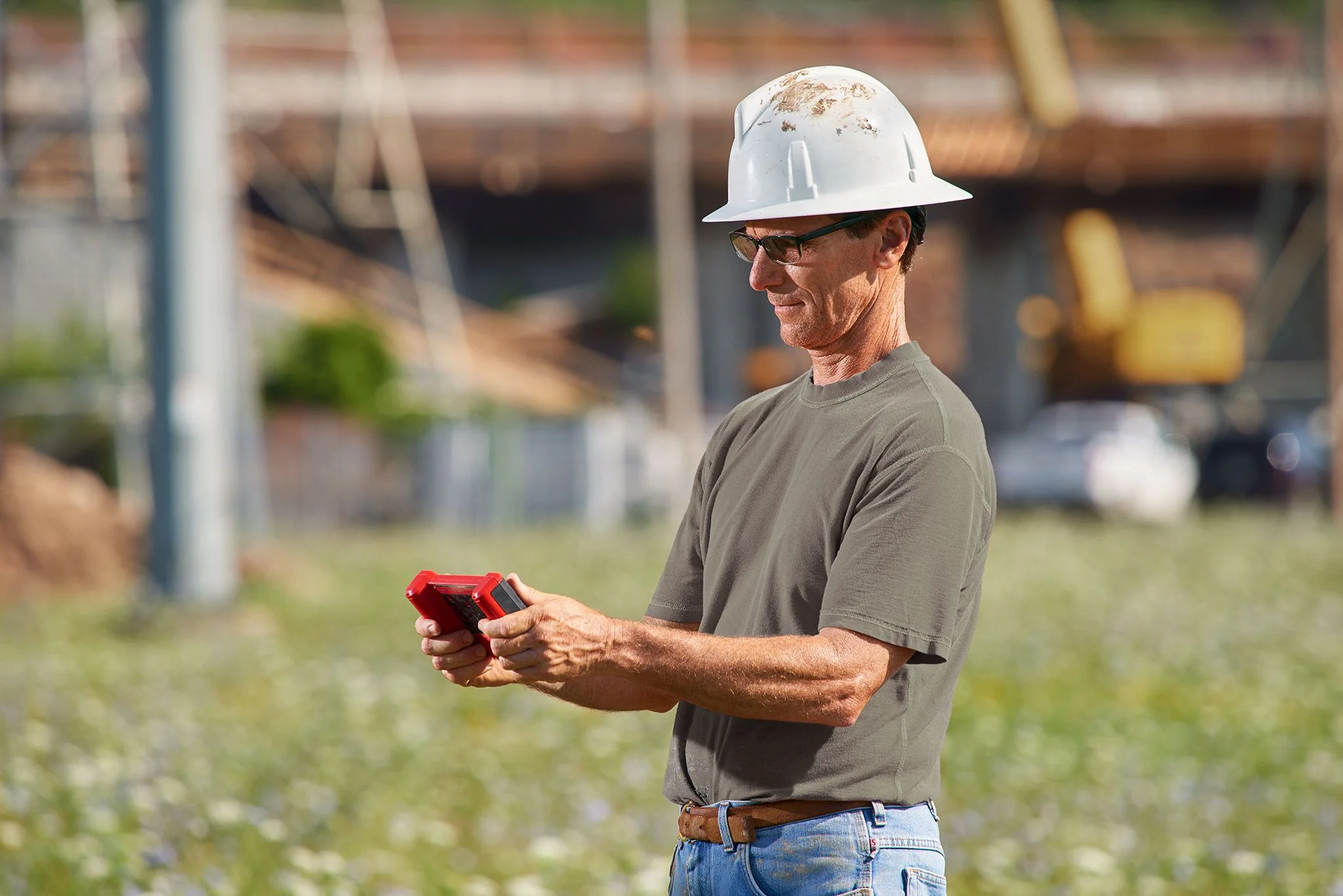 Milwaukee 2776R-21, M18™ FORCE LOGIC™ 3” Underground Cable Cutter w/ Wireless Remote - Image 4