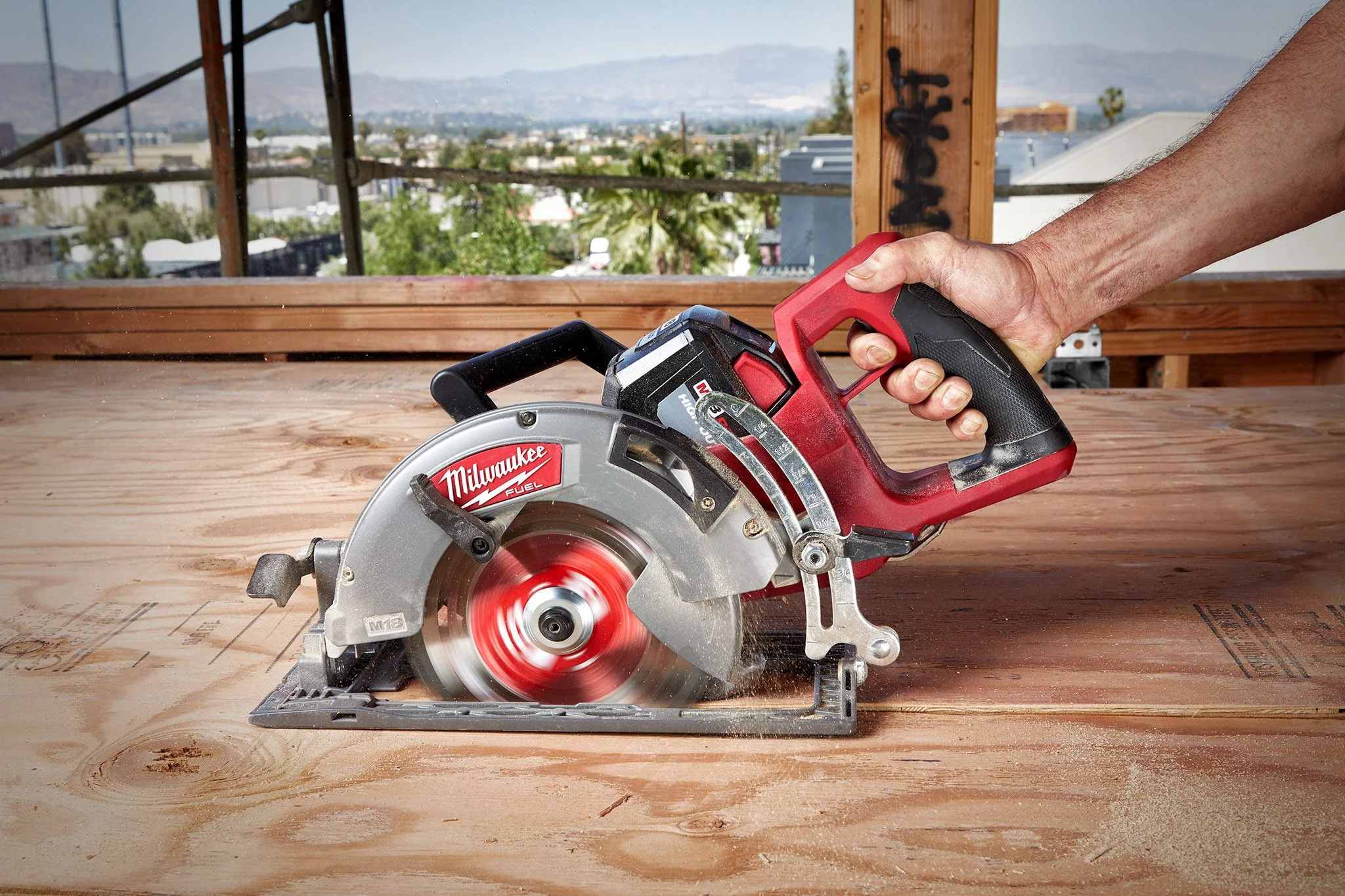 Milwaukee 2830-20, M18 FUEL Brushless Rear Handle 7-1/4" Circular Saw (Tool Only) - Image 3