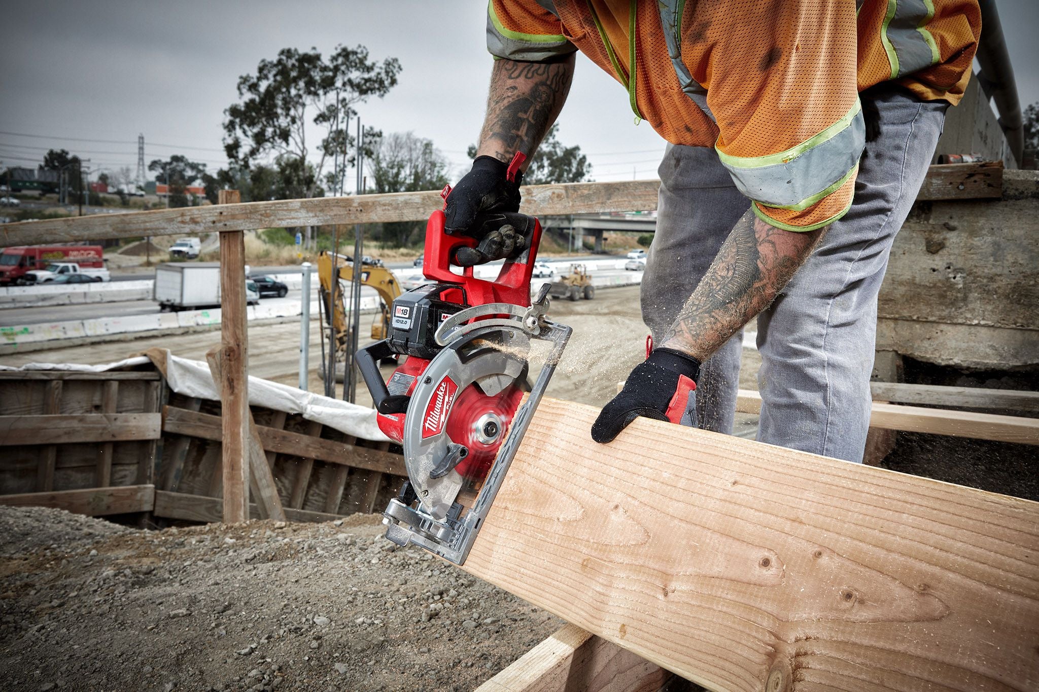 Milwaukee 2830-20, M18 FUEL Brushless Rear Handle 7-1/4" Circular Saw (Tool Only) - Image 5