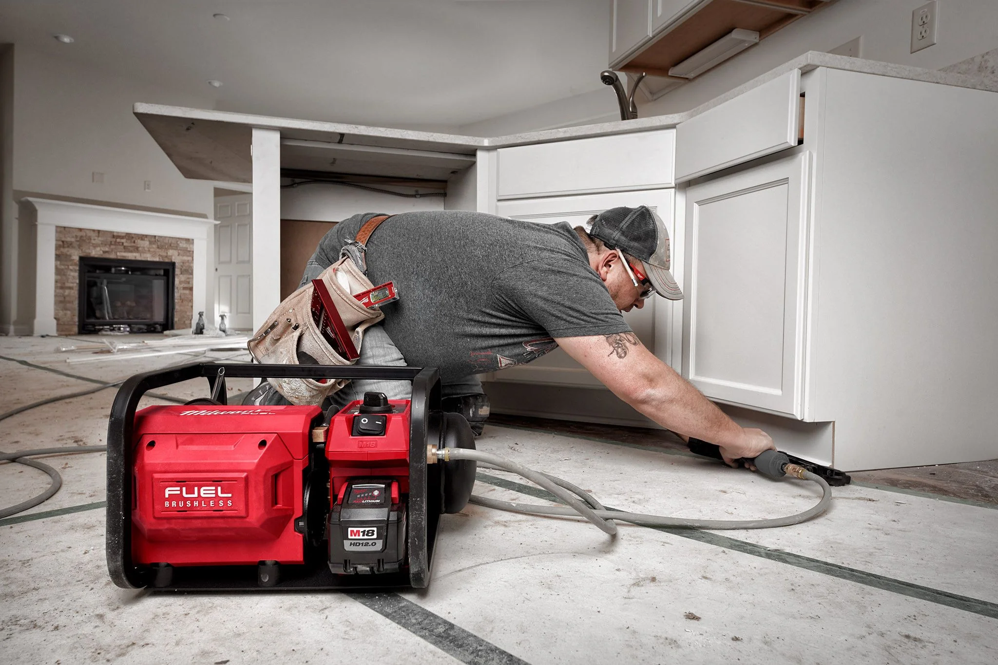 Milwaukee 2840-20, M18 FUEL 2 Gallon Compact Quiet Cordless Compressor - Image 4