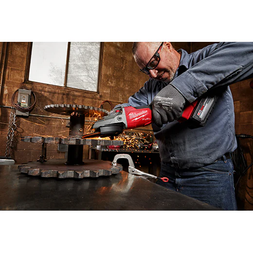 Milwaukee 2886-20, M18 FUEL 5" Flathead Braking Grinder, Paddle Switch No-Lock (Tool Only) - Image 4