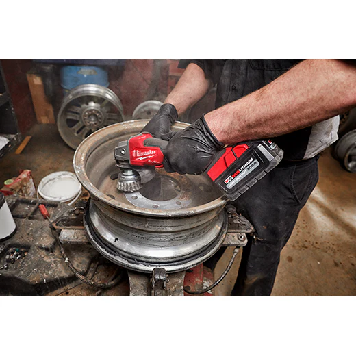 Milwaukee 2888-20, M18 FUEL 4-1/2" / 5" Variable Speed Braking Grinder, Paddle Switch No-Lock (Tool Only) - Image 6