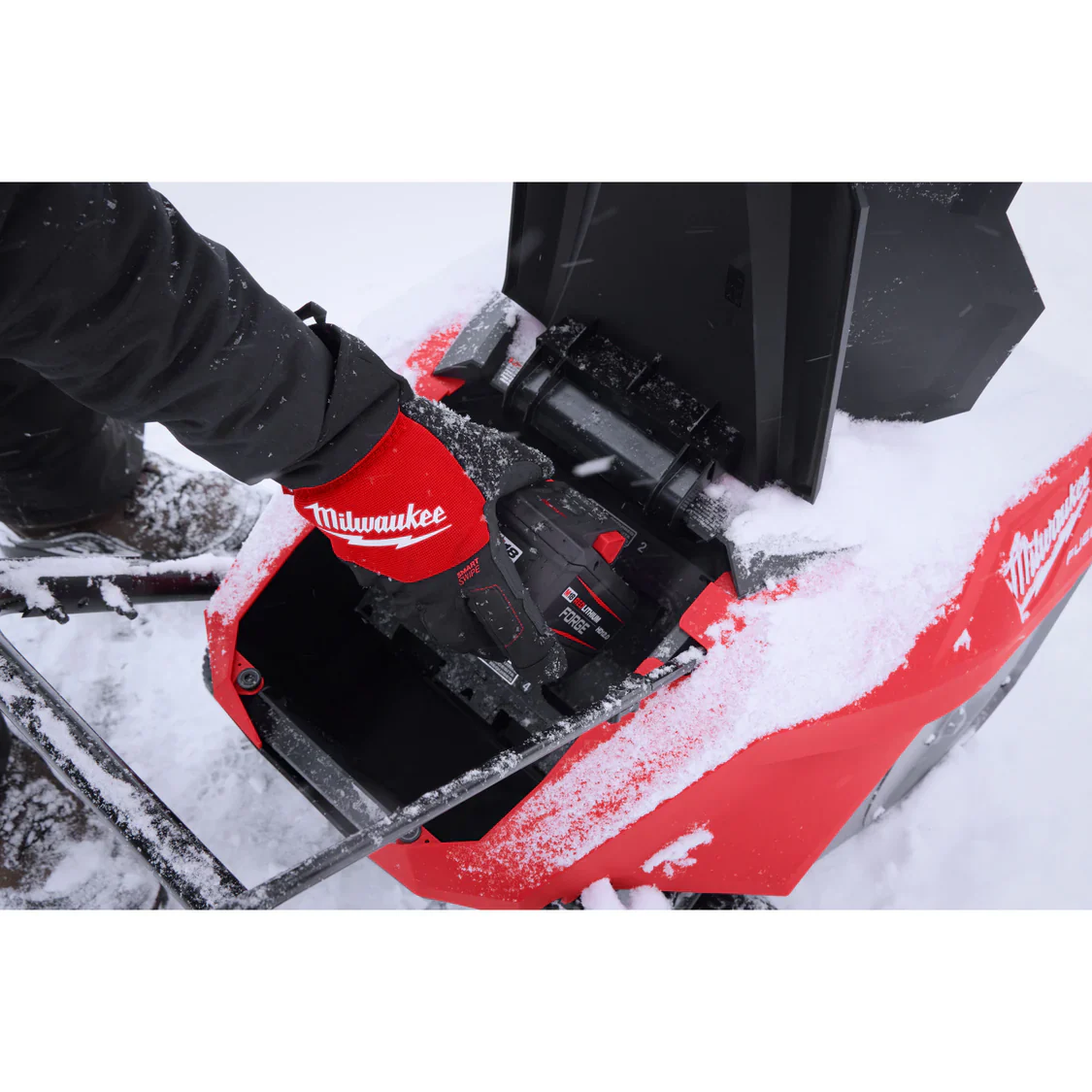 Milwaukee 3036-22HD, M18 FUEL™ 21" Auger Propelled Dual Battery Single Stage Snow Blower Kit - Image 12