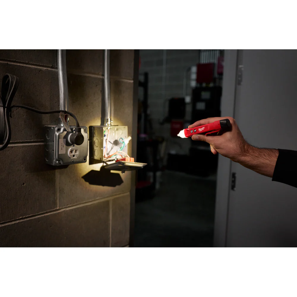 Milwaukee 3202-20, Voltage Detector W/LED Light - Image 12