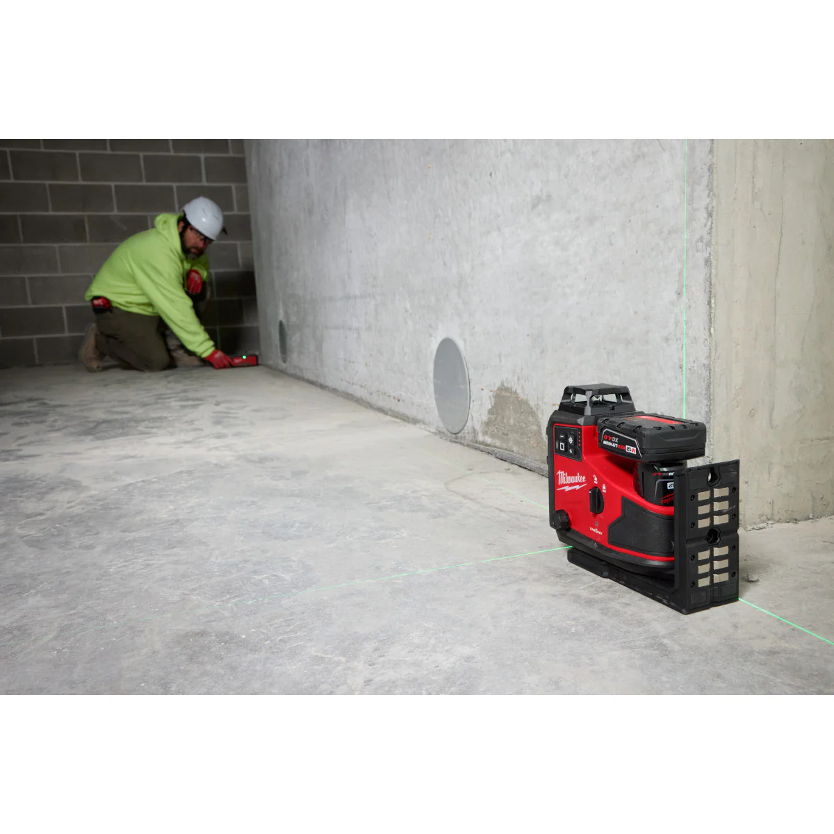 Milwaukee 3642-21, M12™ Green 360° 3-Plane Laser w/Automatic Alignment & Receiver - Image 12