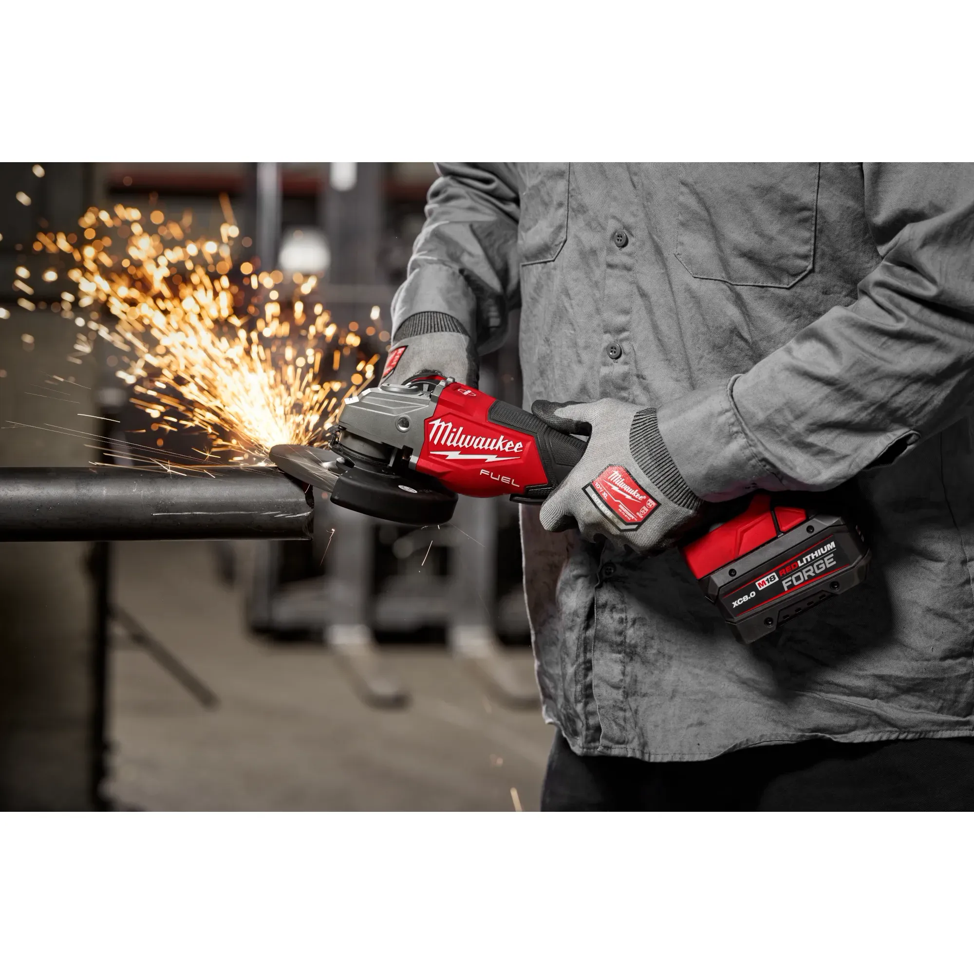 Milwaukee 3670-20, M18 FUEL™ 4-1/2"-6" Braking Grinder, Paddle Switch - Image 6
