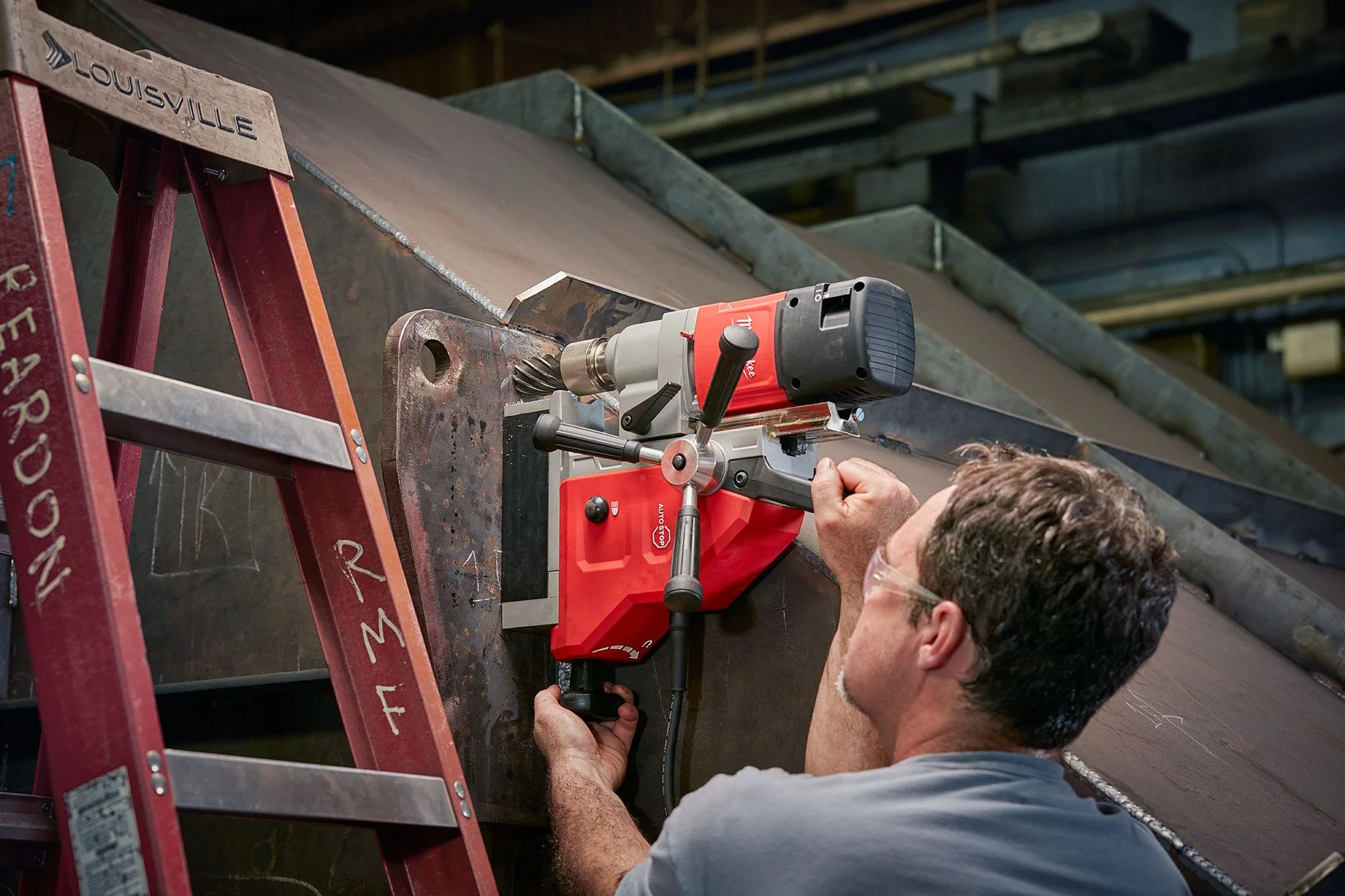 Milwaukee 4274-21, 1-5/8" Magnetic Drill Kit - Image 4