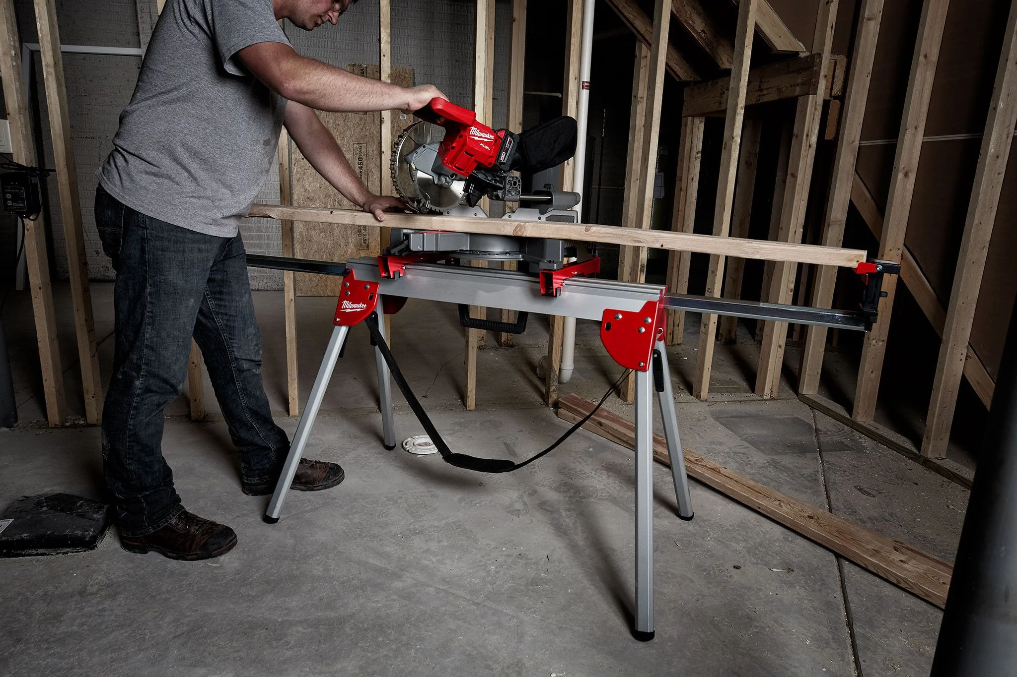Milwaukee 48-08-0551, Folding Miter Saw Stand - Image 3