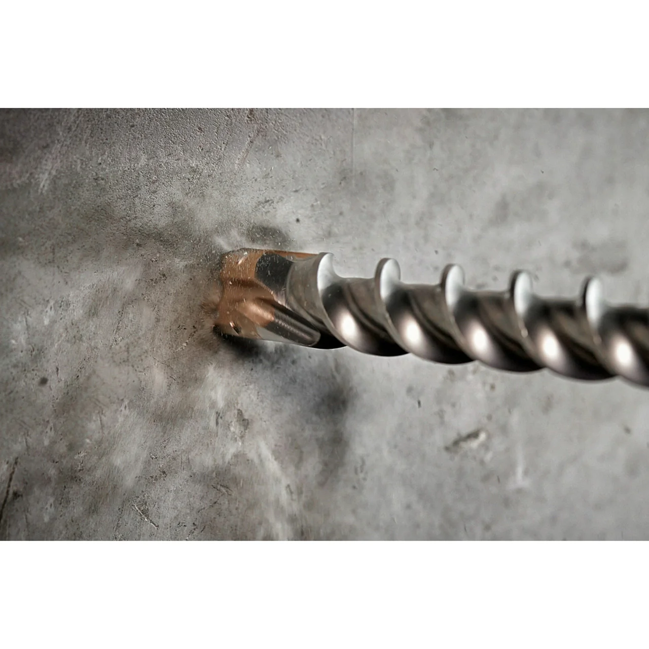 Milwaukee 48-20-3980, SDS-Max 4-Cutter Drill Bit 1-3/8" x 18" x 23" - Image 2