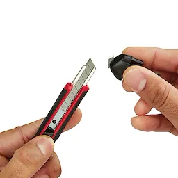 Milwaukee 48-22-1960, 9mm Snap Off Knife with Precision Cut Blade - Image 3