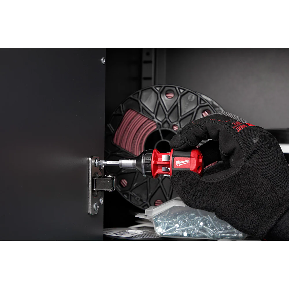 Milwaukee 48-22-2330, 8-in-1 Compact Ratcheting Multi-bit Driver - Image 4