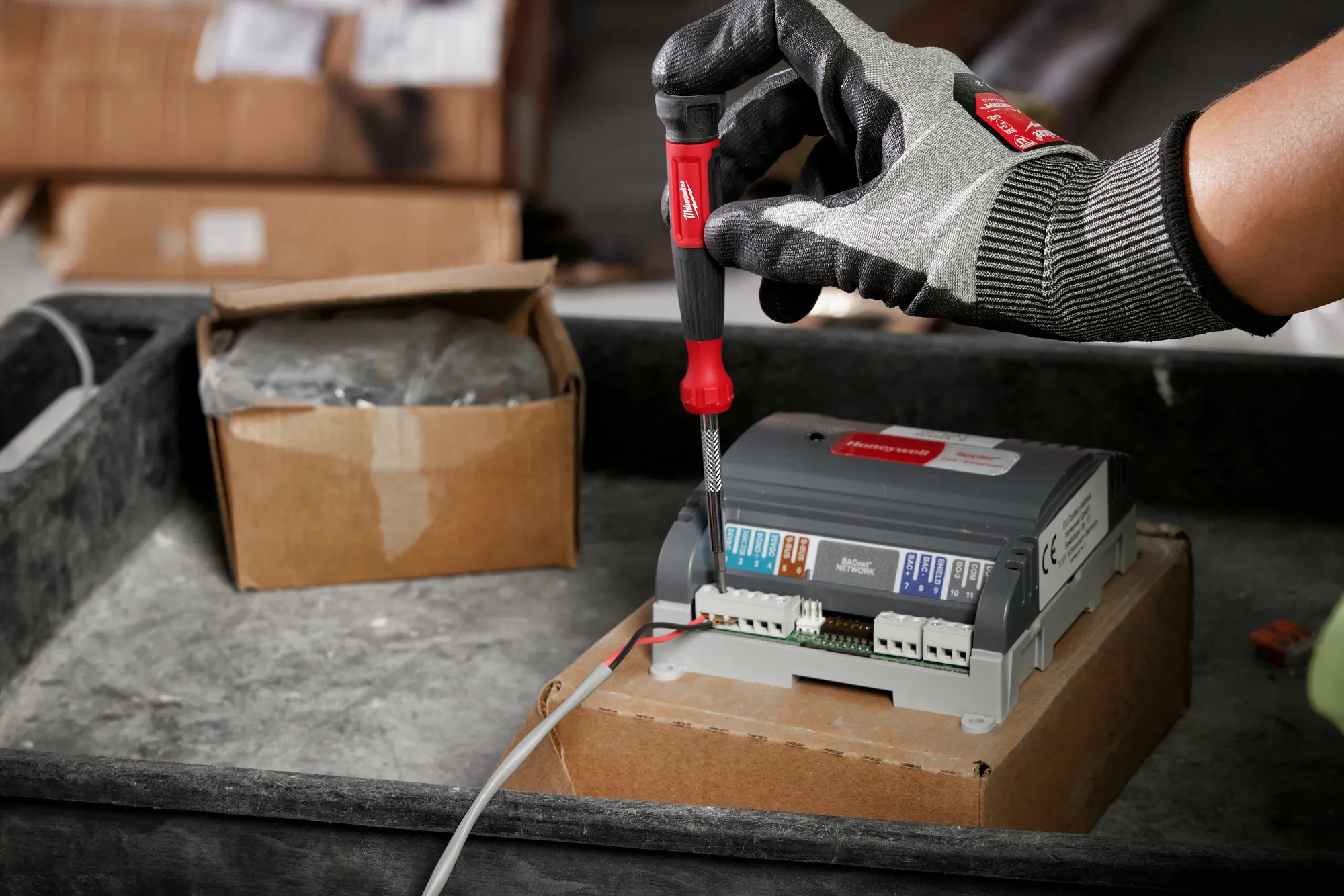 Milwaukee 48-22-2930, 4-in-1 Precision Multi-Bit Driver - Image 6