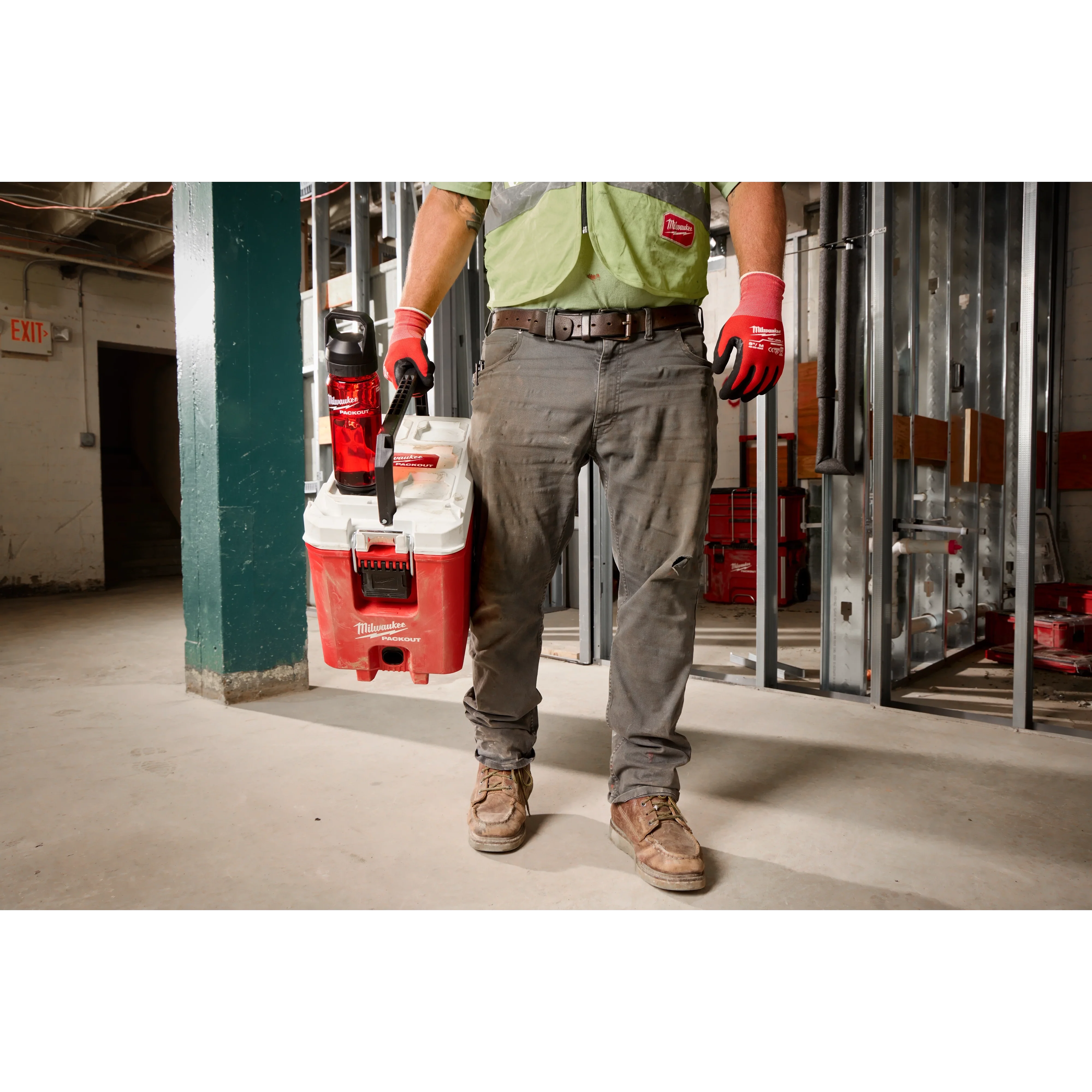 Milwaukee 48-22-8371R, PACKOUT™ 25oz Bottle with Chug Lid (Red) - Image 5
