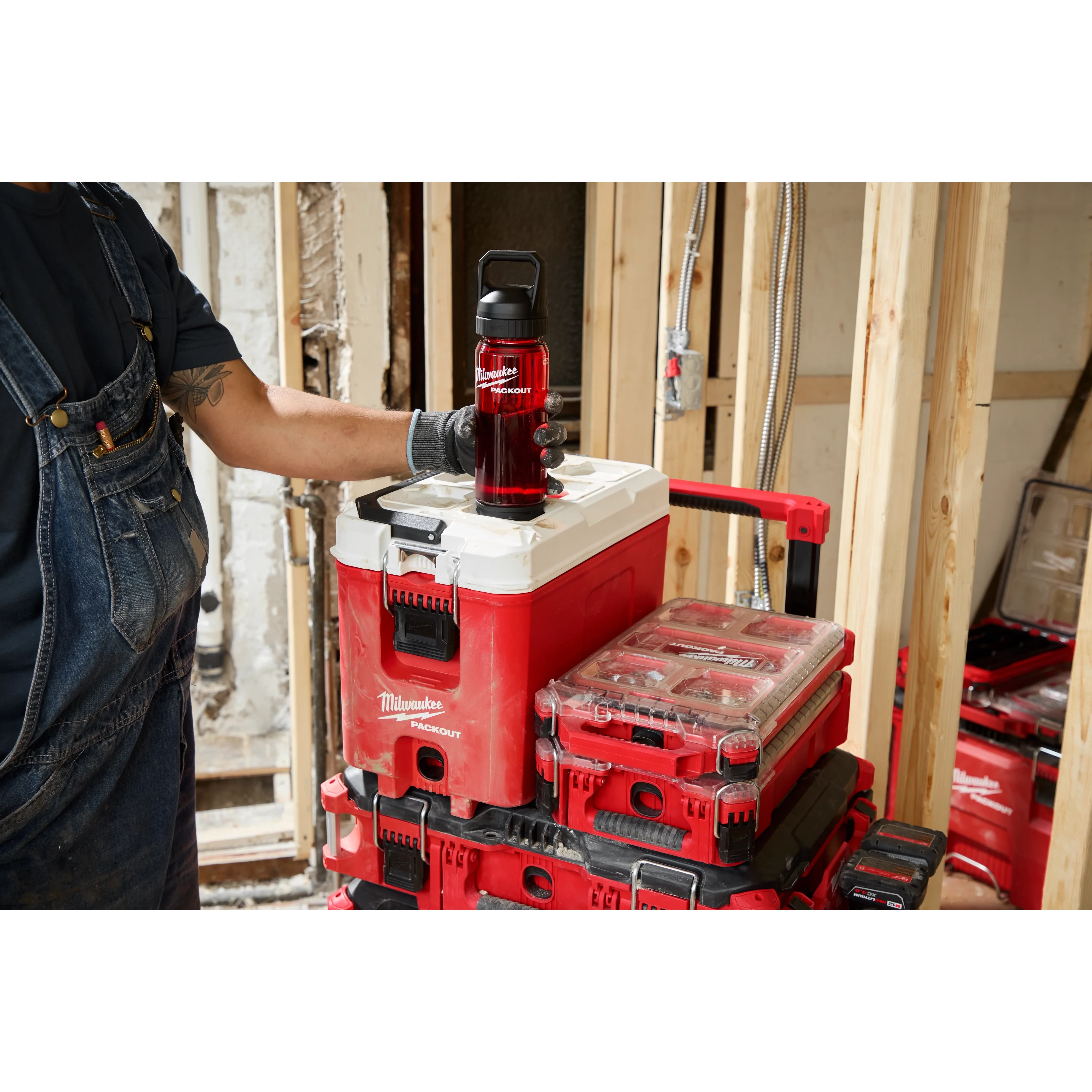Milwaukee 48-22-8371R, PACKOUT™ 25oz Bottle with Chug Lid (Red) - Image 6