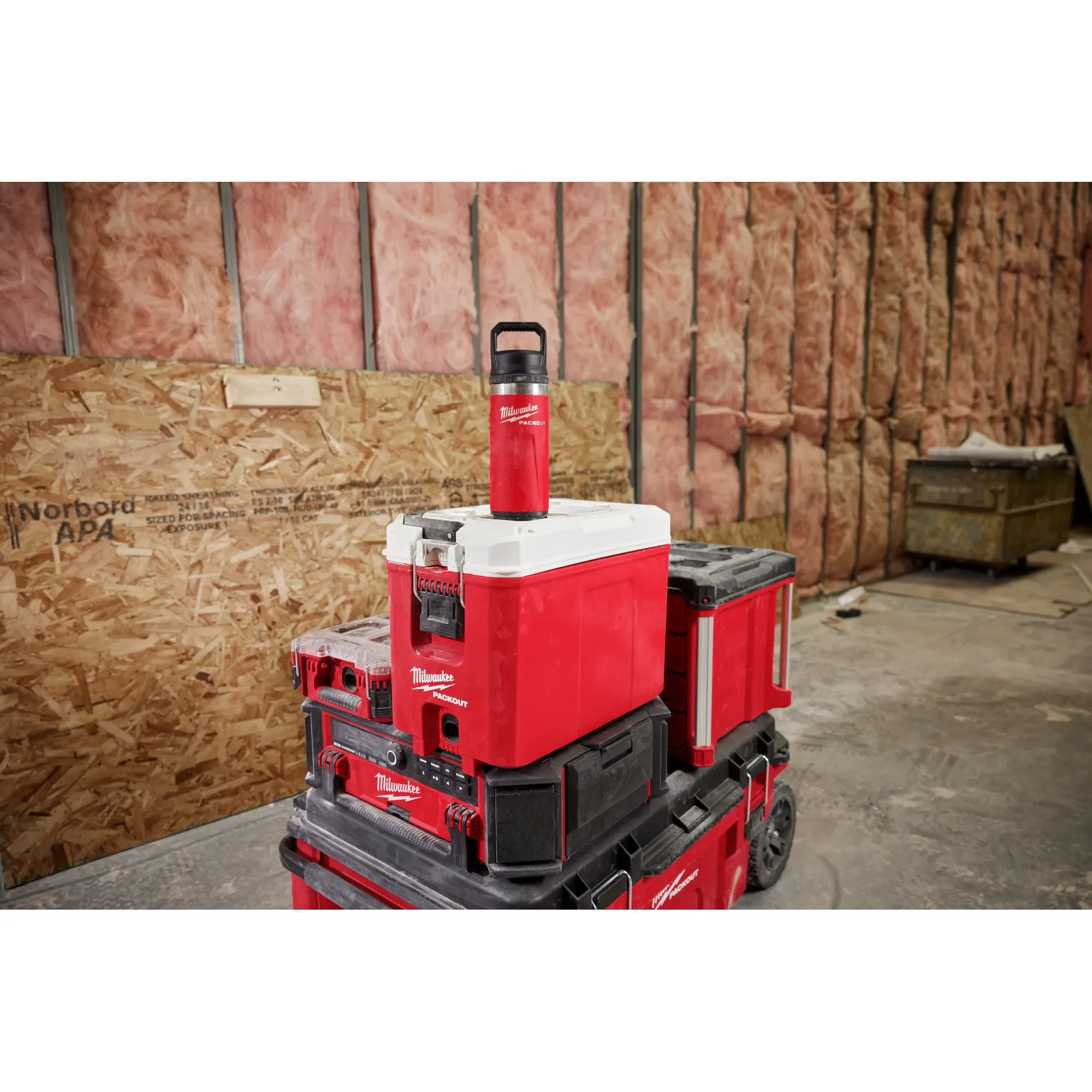 Milwaukee 48-22-8397R, PACKOUT™ 36oz Insulated Bottle with Chug Lid Red - Image 7