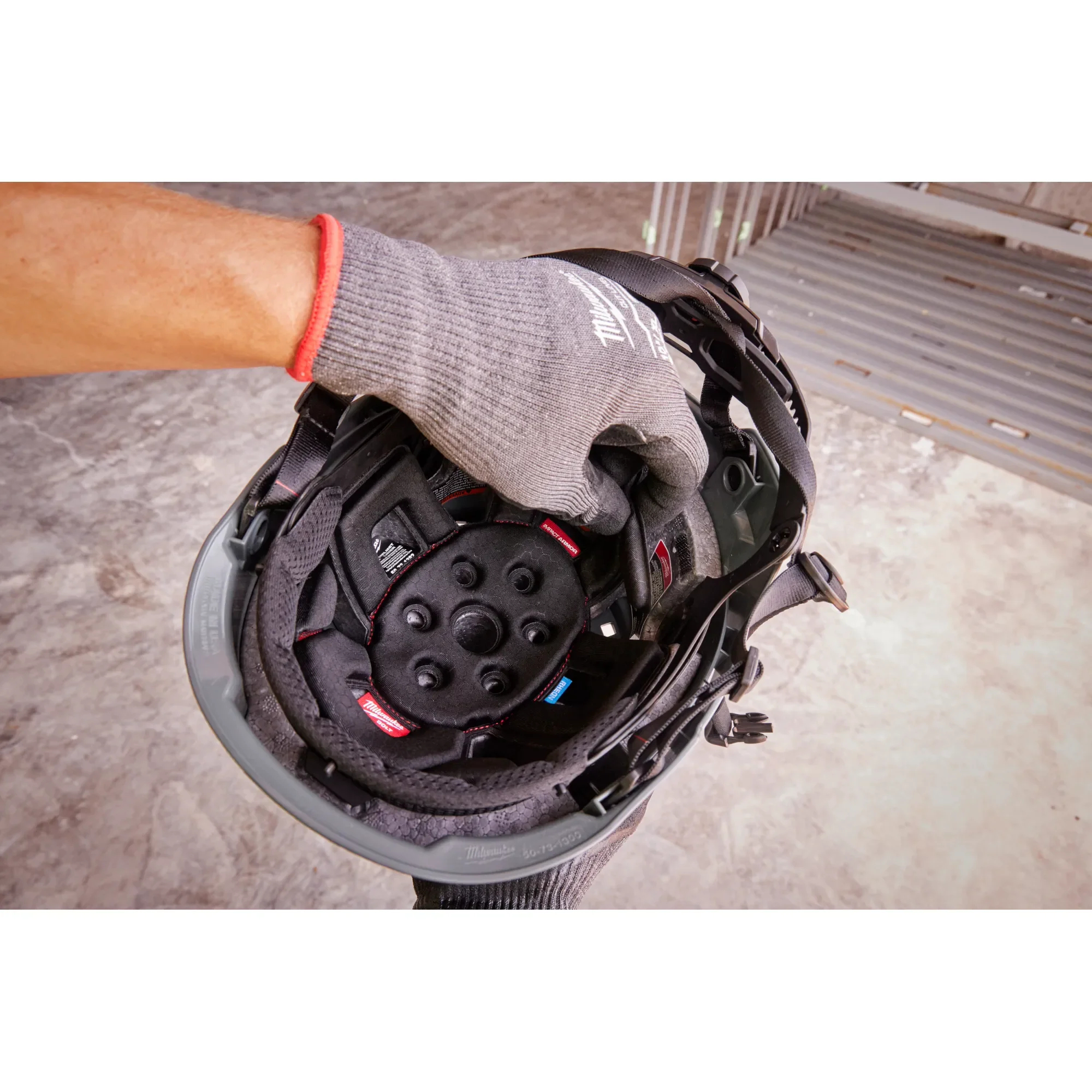 Milwaukee 48-73-1382, BOLT™ IMPACT ARMOR™ Liner - Image 3