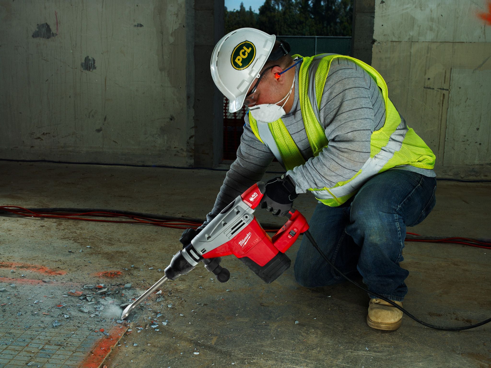 Milwaukee 5446-21, SDS-Max Demolition Hammer - Image 2