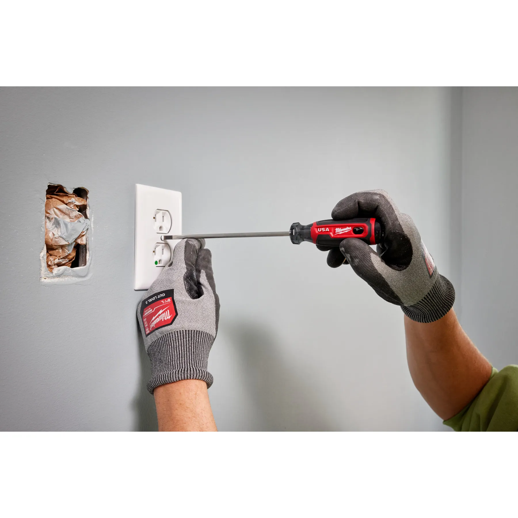 Milwaukee MT213, 3/16" Cabinet 8" Cushion Grip Screwdriver (USA) - Image 5