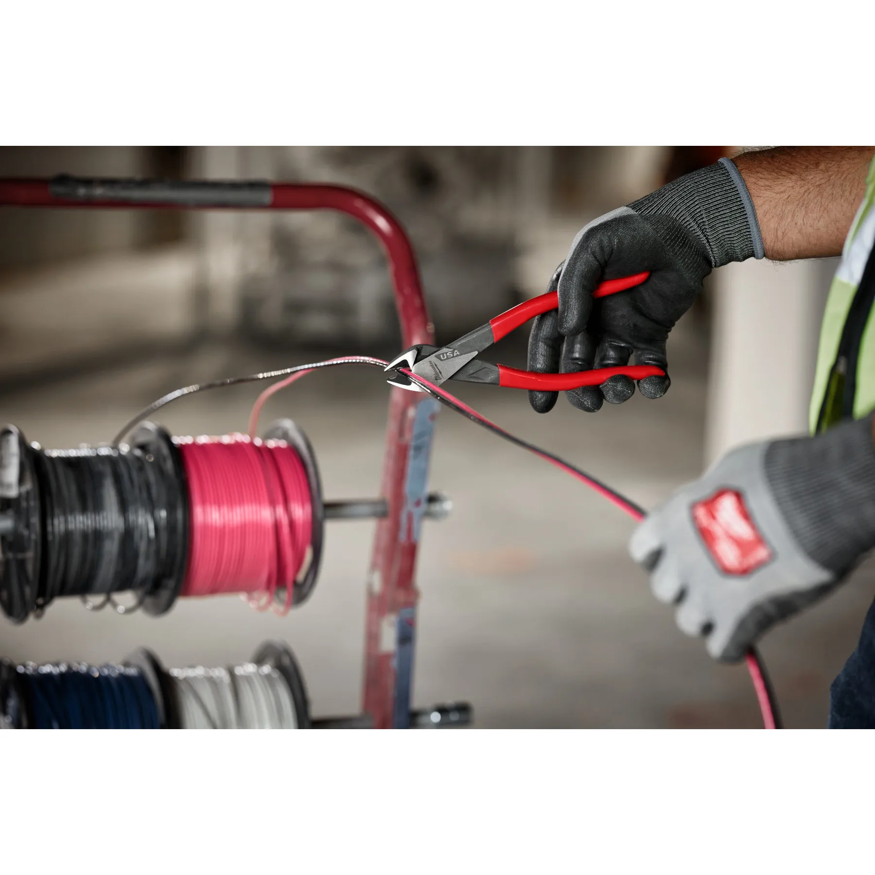 Milwaukee MT506, 6" Diagonal Dipped Grip Cutting Pliers (USA) - Image 5