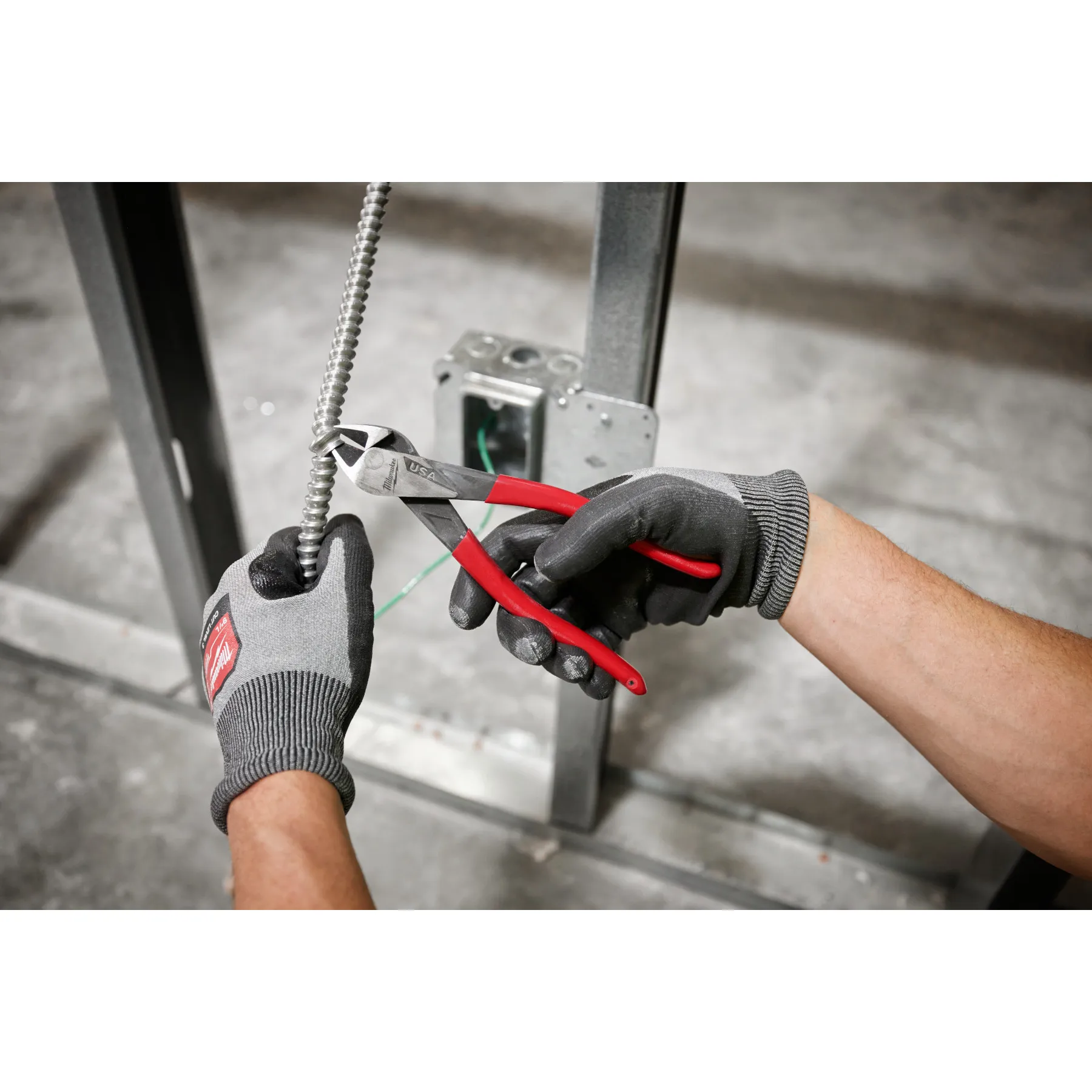 Milwaukee MT508,  8" Diagonal Dipped Grip Cutting Pliers (USA) - Image 5