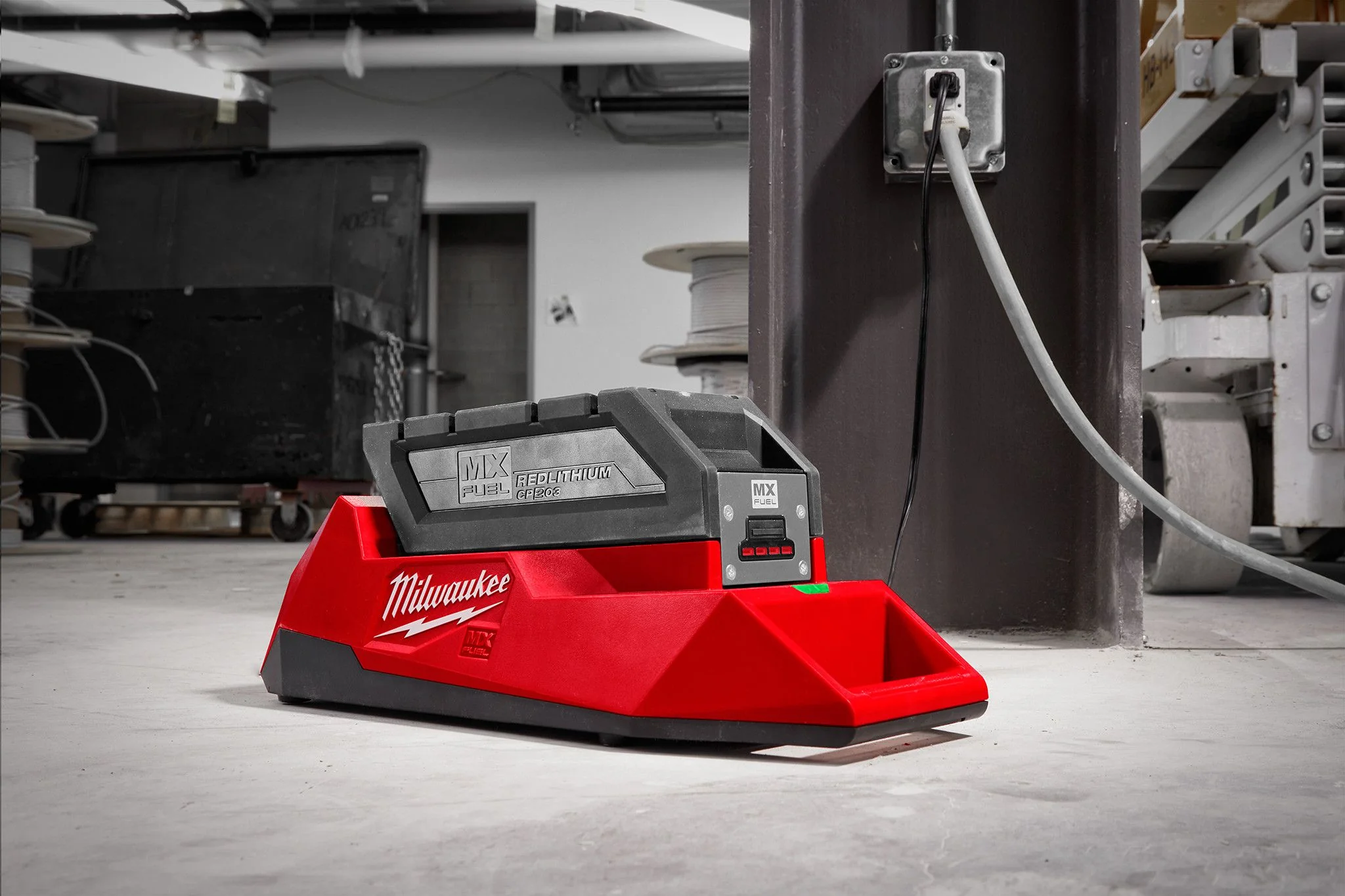 Milwaukee MXFC, MX FUEL Charger - Image 2