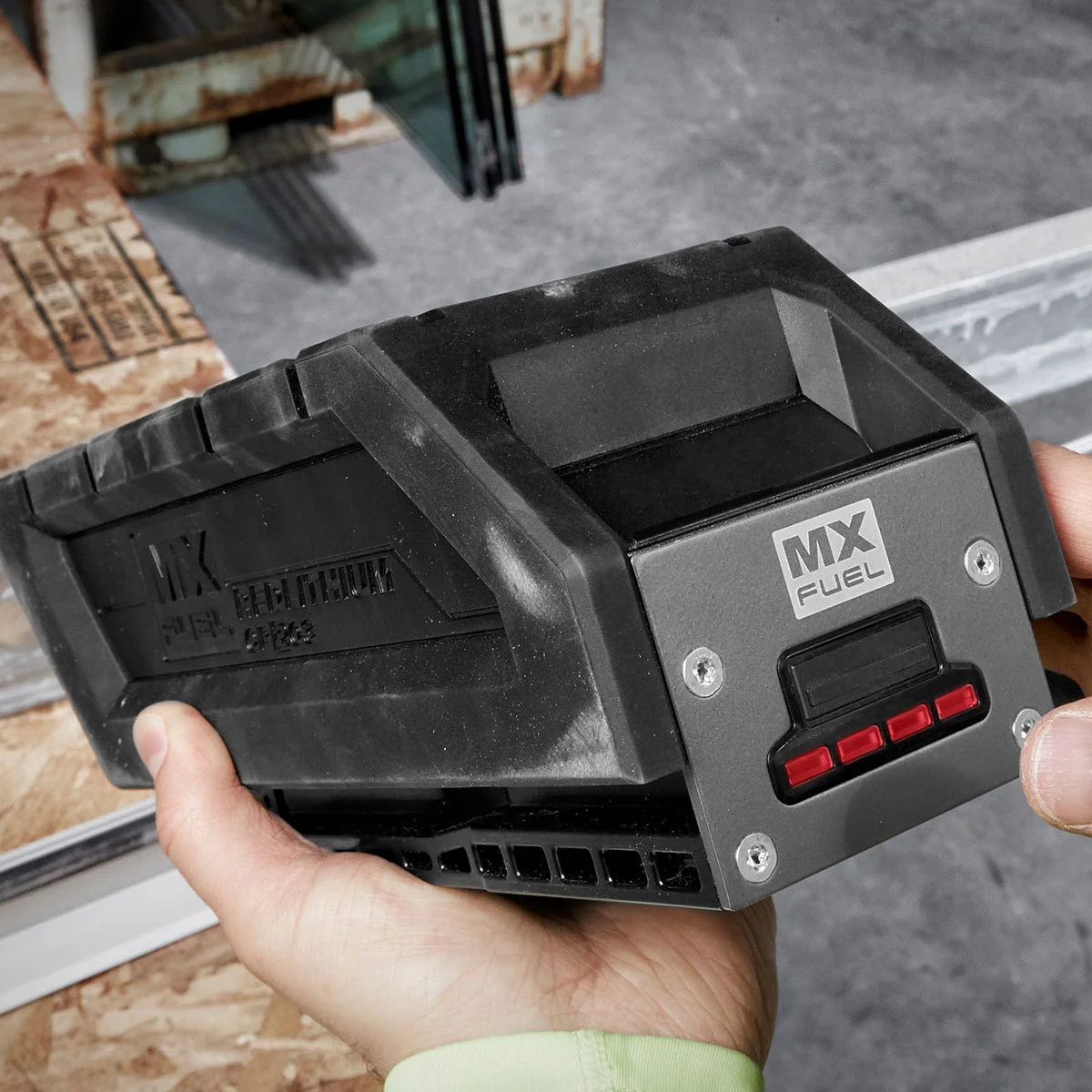 Milwaukee MXFCP203, MX FUEL REDLITHIUM CP203 Battery Pack - Image 2