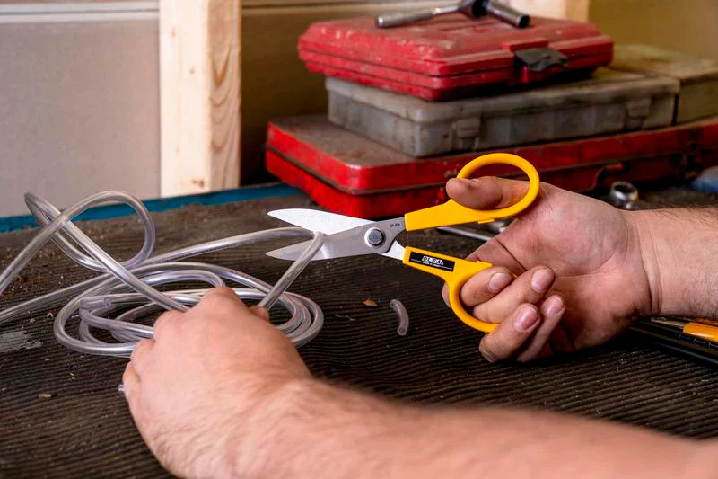 OLFA 9766, 7" Stainless Steel Serrated Edge Scissors (SCS-2) - Image 4